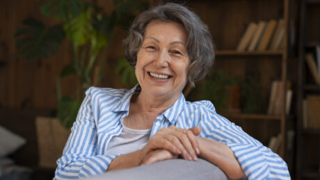 medium-shot-old-woman-library