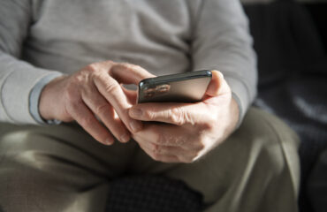 grand-parent-learning-use-digital-divice