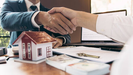 Due diligence imobiliária com análise de documentos antes da compra de um imóvel
